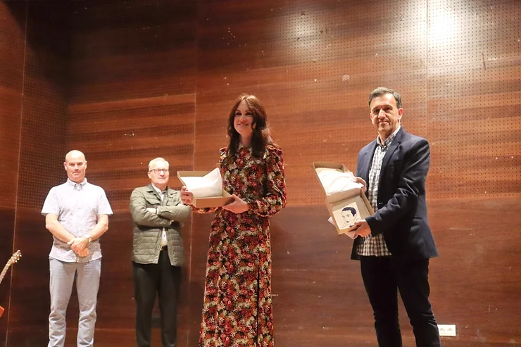 O Concello convoca os Premios Johan Carballeira de Poesía e Xornalismo
